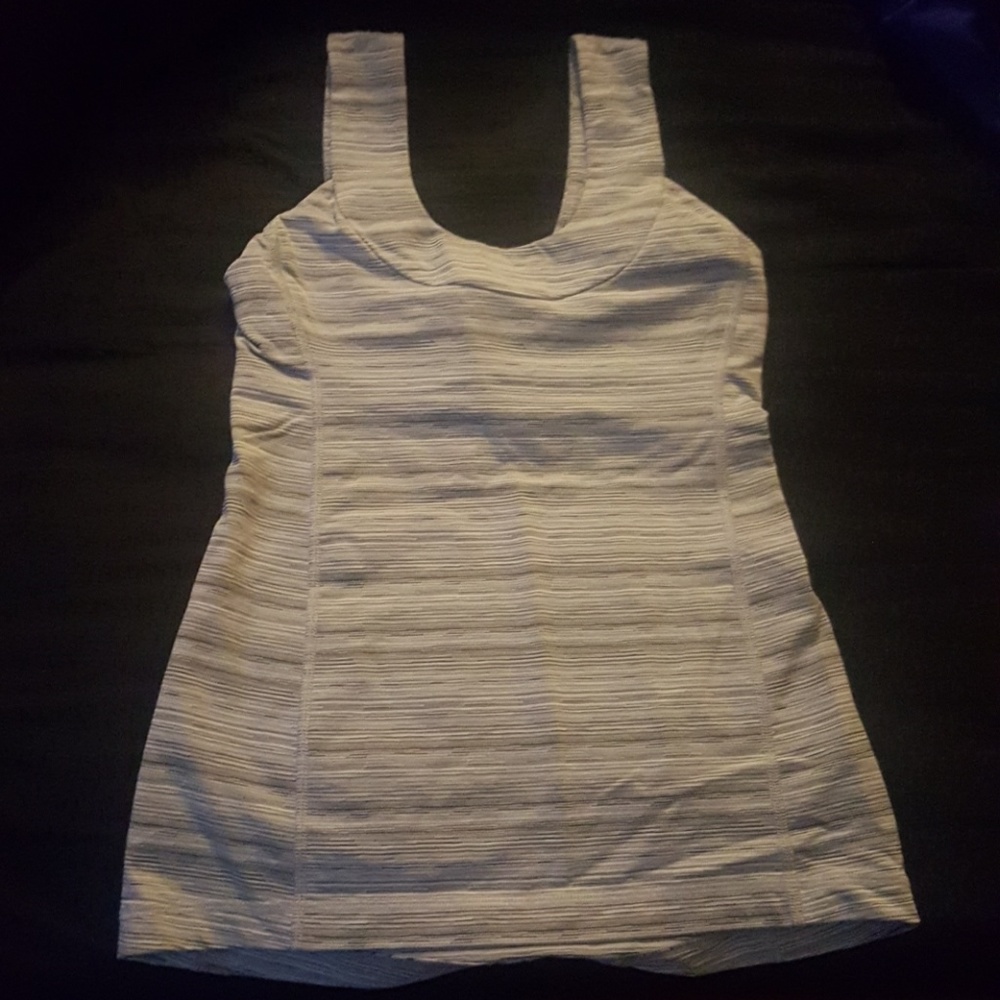 Lululemon tank